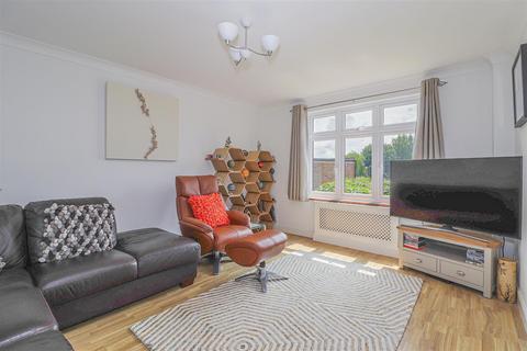 10 Cowles, Cheshunt, Waltham Cross, EN7 6HA