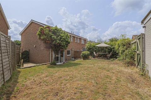 10 Cowles, Cheshunt, Waltham Cross, EN7 6HA