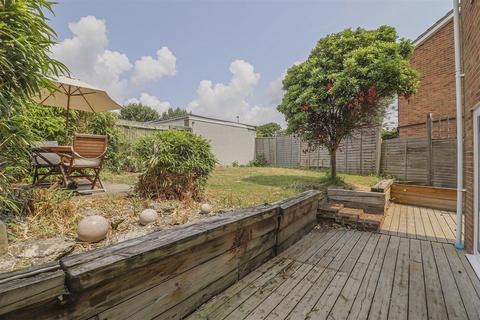 10 Cowles, Cheshunt, Waltham Cross, EN7 6HA