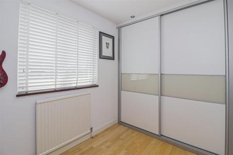 10 Cowles, Cheshunt, Waltham Cross, EN7 6HA