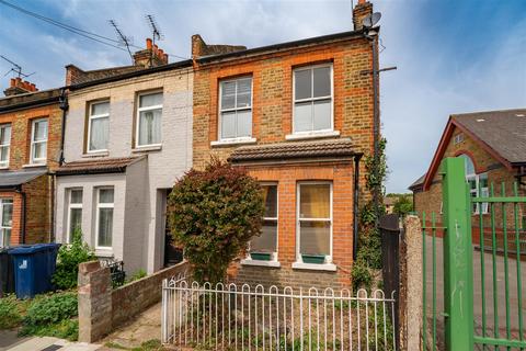 2 Green Lane, London, W7 2PB