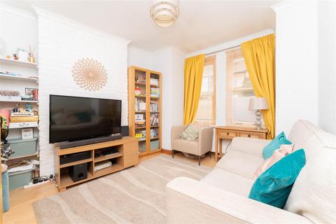 2 Green Lane, London, W7 2PB