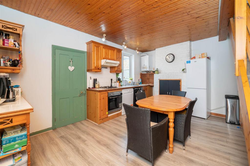 Green Lane Kitch 2.jpg