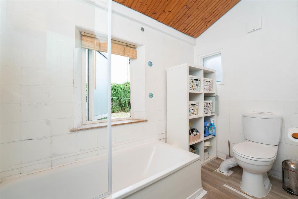 Green Lane bath 2.jpg
