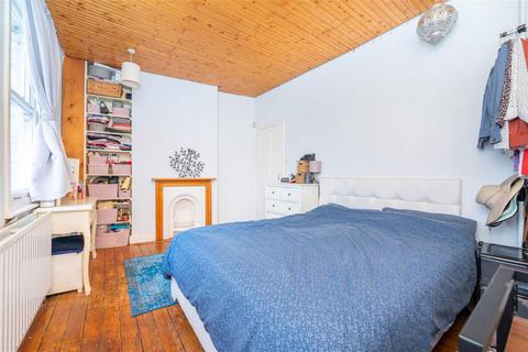 2 Green Lane, London, W7 2PB