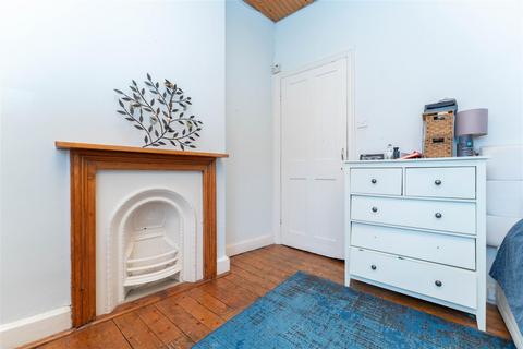 2 Green Lane, London, W7 2PB
