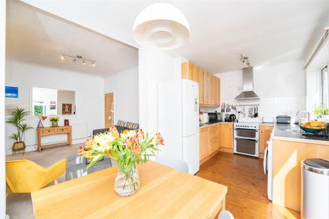 13a Deans Road, London, W7 3QD
