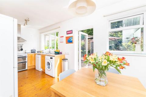13a Deans Road, London, W7 3QD