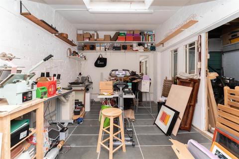 13a Deans Road, London, W7 3QD