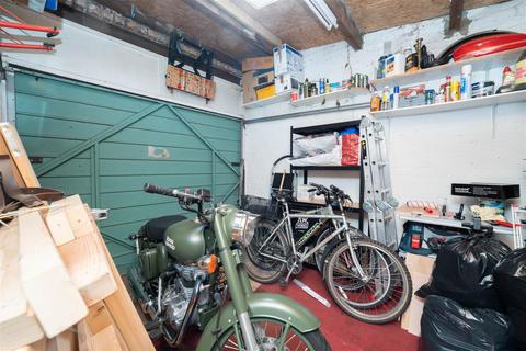 13a Deans Road, London, W7 3QD