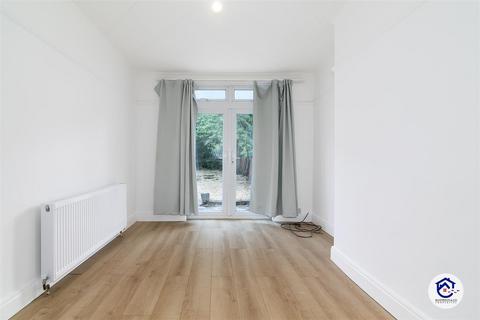 6 Craig Park Road, London, N18 2HQ