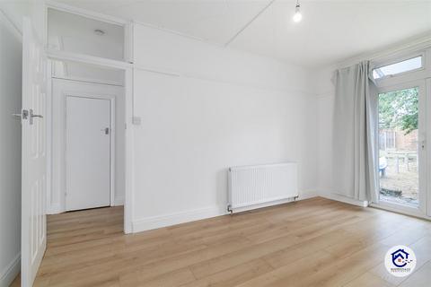 6 Craig Park Road, London, N18 2HQ