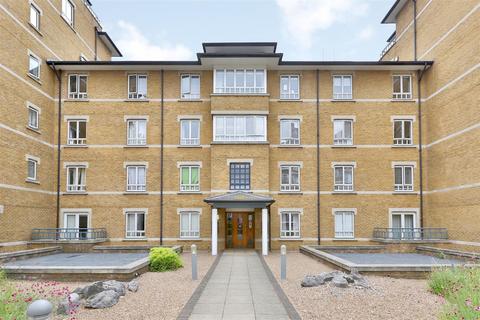 2 bedroom flat to rent, Admiral Walk, London