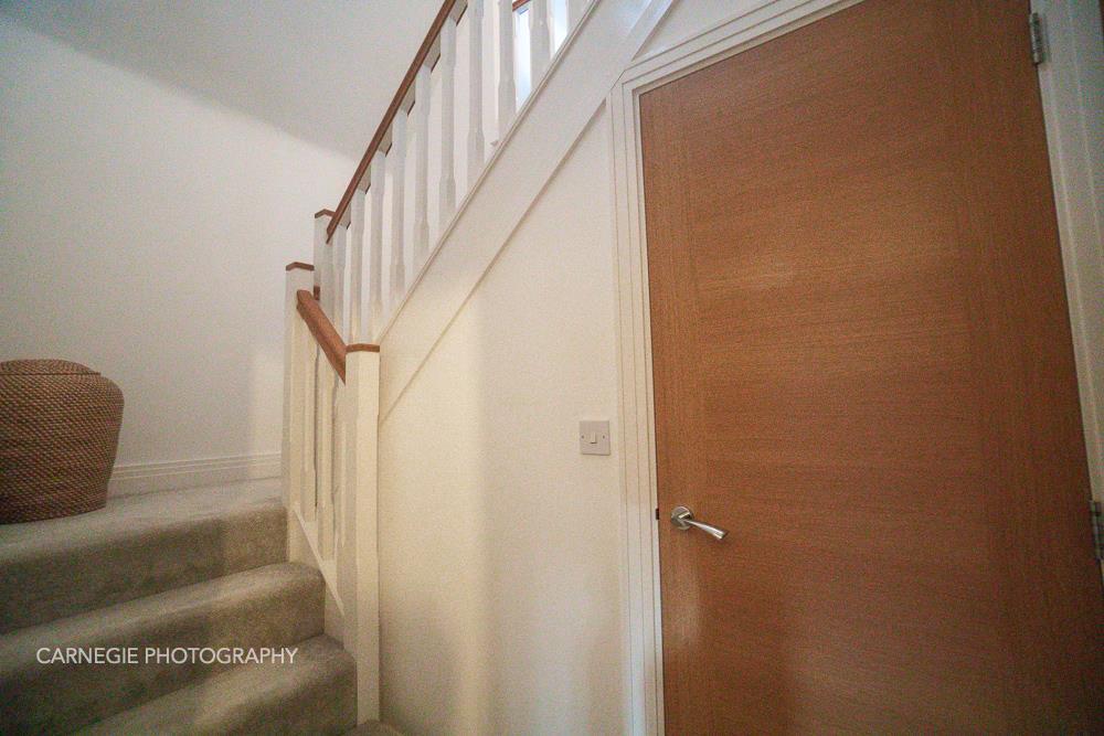 Landing stairs to 2nd floor
