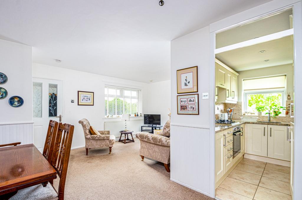 Lambourn Road, Flixton, Manchester, M41 2 bed apartment £185,000