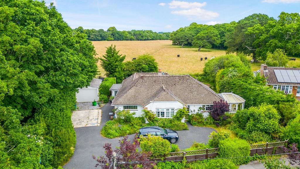 East Lane, Everton, Lymington, SO41 4 bed bungalow for sale £650,000