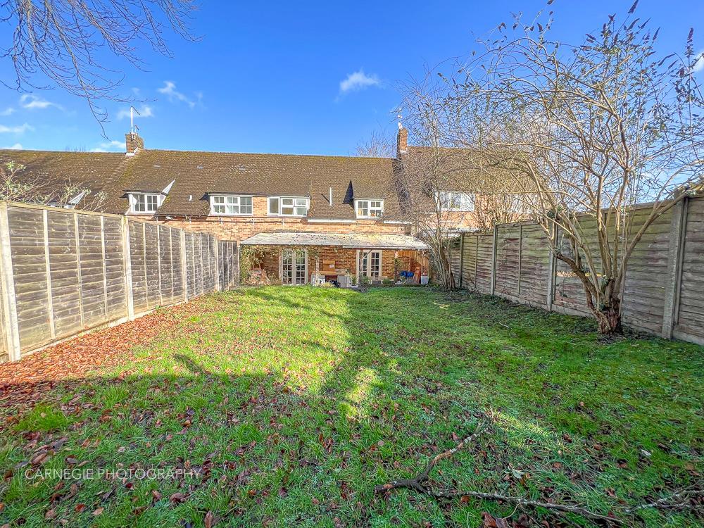 Knightsfield, Welwyn Garden City AL8 3 bed terraced house £425,000