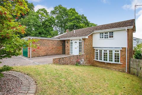 5 Dickens Close, East Grinstead, RH19 1SE