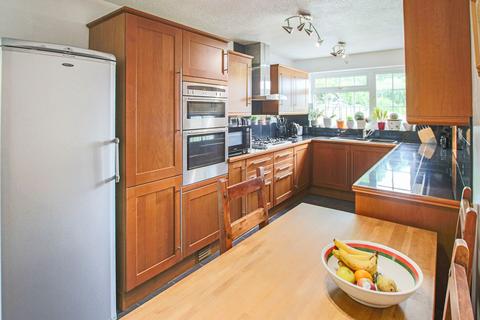 5 Dickens Close, East Grinstead, RH19 1SE
