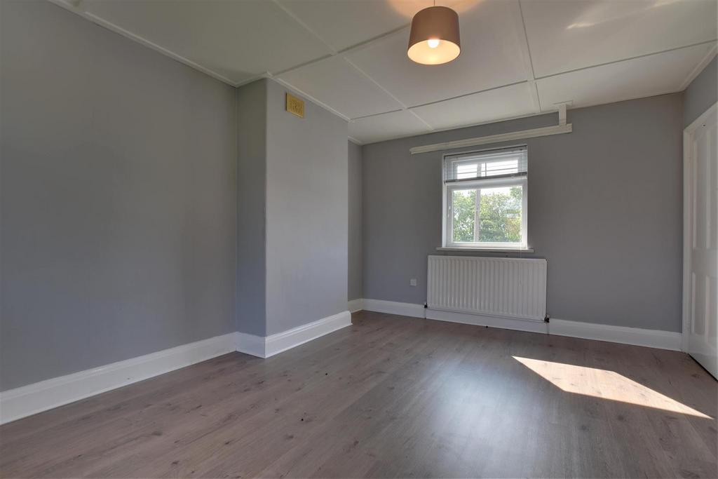 Leechmere Road, Grangetown, Sunderland 2 bed semidetached house £650