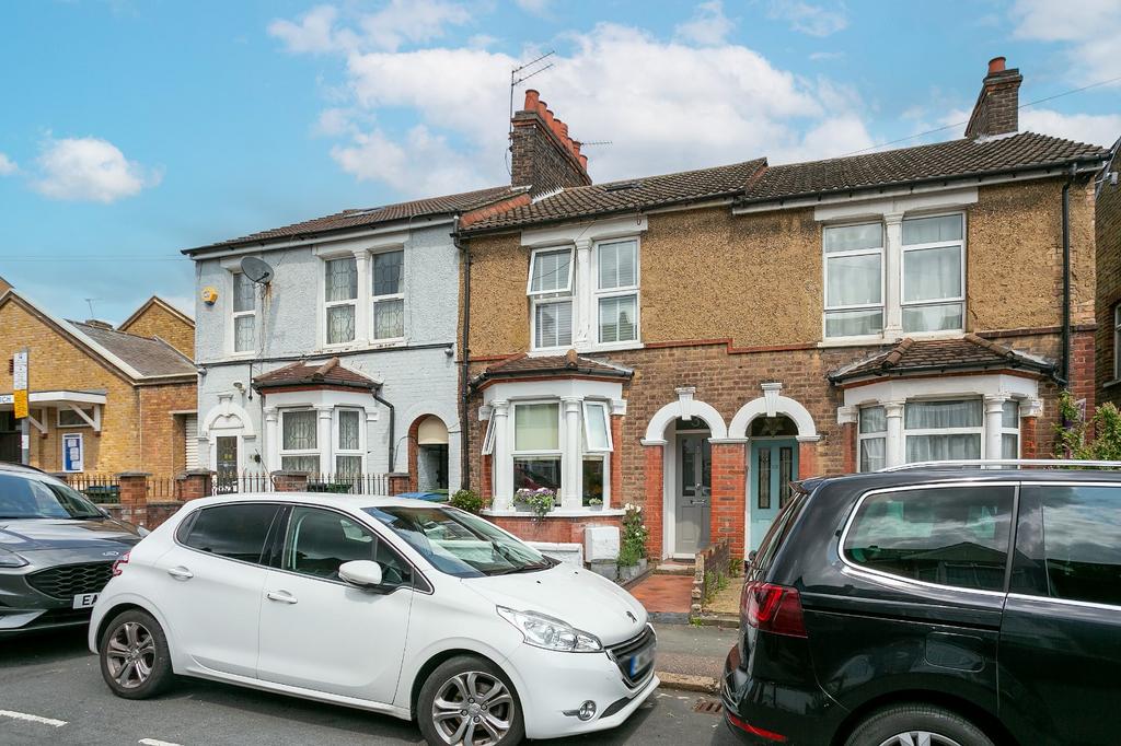 St James Road, Watford, Hertfordshire, WD18 3 bed terraced house for
