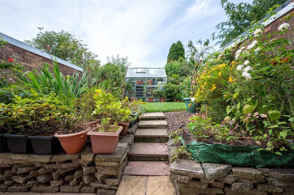 St. Michaels Close, Madeley, Telford, Shropshire, TF7 3 bed detached