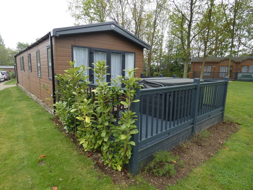 Hull Road, Skirlaugh Hull 2 bed lodge for sale £90,000