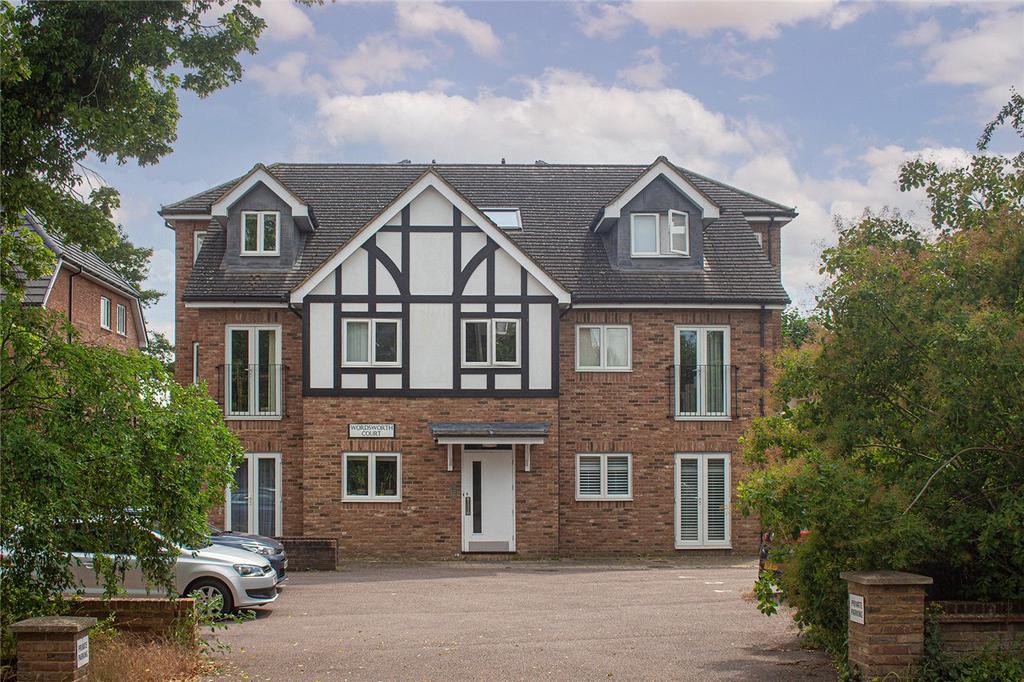 Park Lane, Knebworth, Hertfordshire 2 bed apartment £250,000