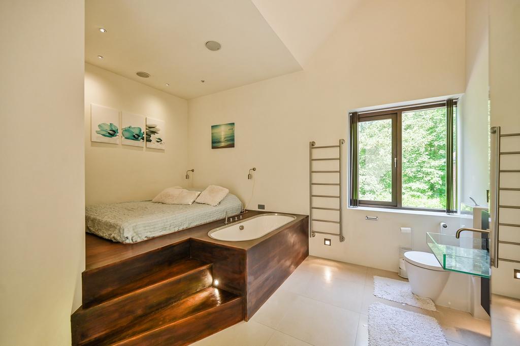 Bed/Bath Four