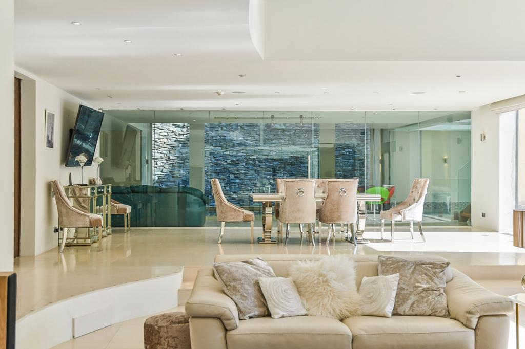 Dining/Sitting Room