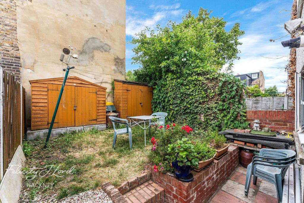 Glyn Road, Clapton, E5 3 bed terraced house for sale £850,000