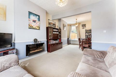 135 Glyn Road, London, E5 0JT