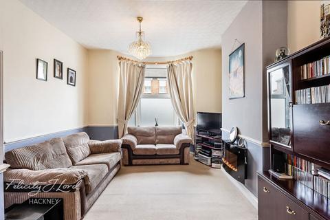 135 Glyn Road, London, E5 0JT