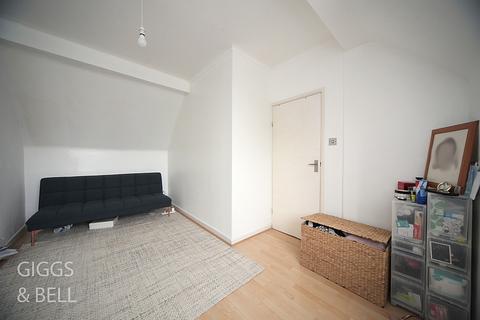 Flat C, 3 Crescent Rise, Luton, LU2 0AT