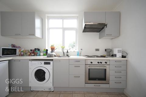 Flat C, 3 Crescent Rise, Luton, LU2 0AT
