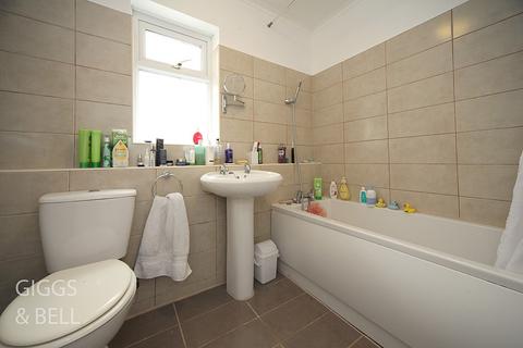 Flat C, 3 Crescent Rise, Luton, LU2 0AT
