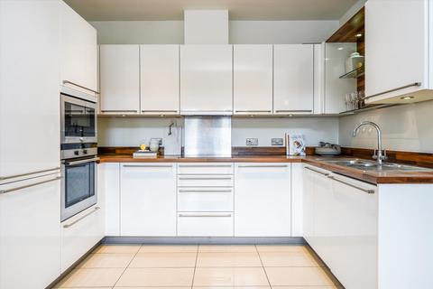 3 bedroom apartment for sale, Searle House, Kingsway Square, 98 Battersea Park Road, London, SW11