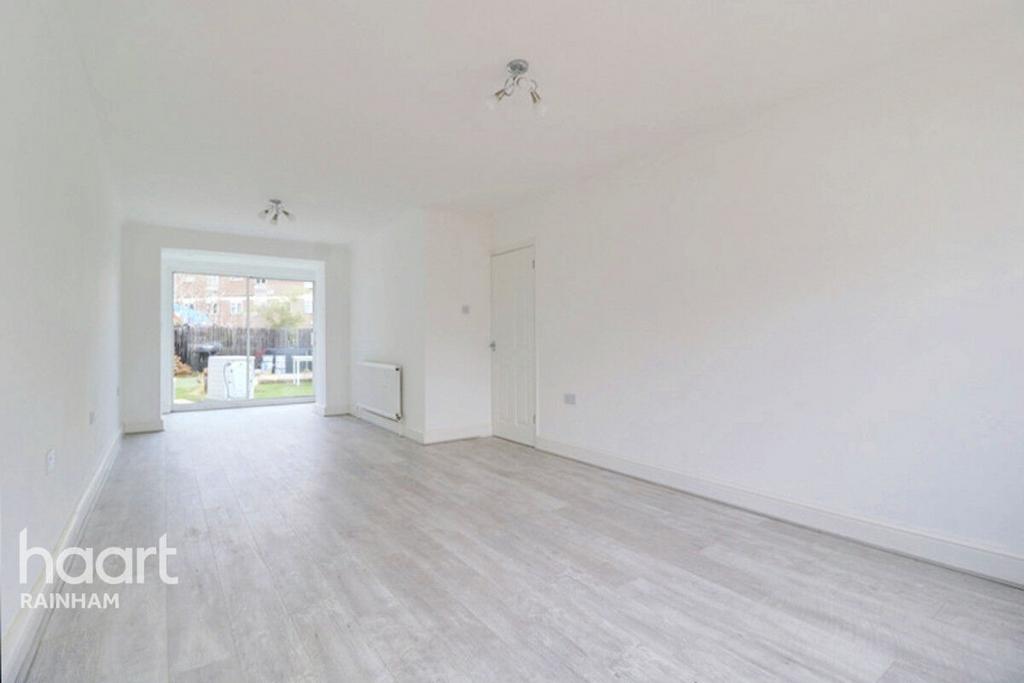 St Matthews Close, Rainham 3 bed end of terrace house for sale £400,000