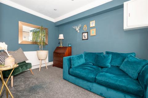 59 Beech Avenue, Gatley, Cheadle, SK8 4LT