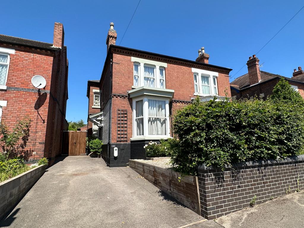 Scalpcliffe Road, Stapenhill, BurtononTrent, DE15 4 bed semidetached