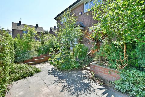 33 Brandywell, Leam Lane Estate, Gateshead, NE10 8PX