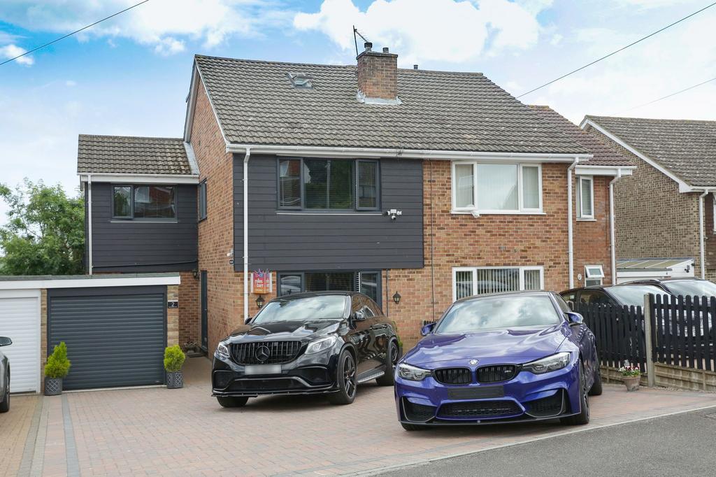 Hawthorne Close, Eythorne, CT15 4 bed semidetached house for sale £