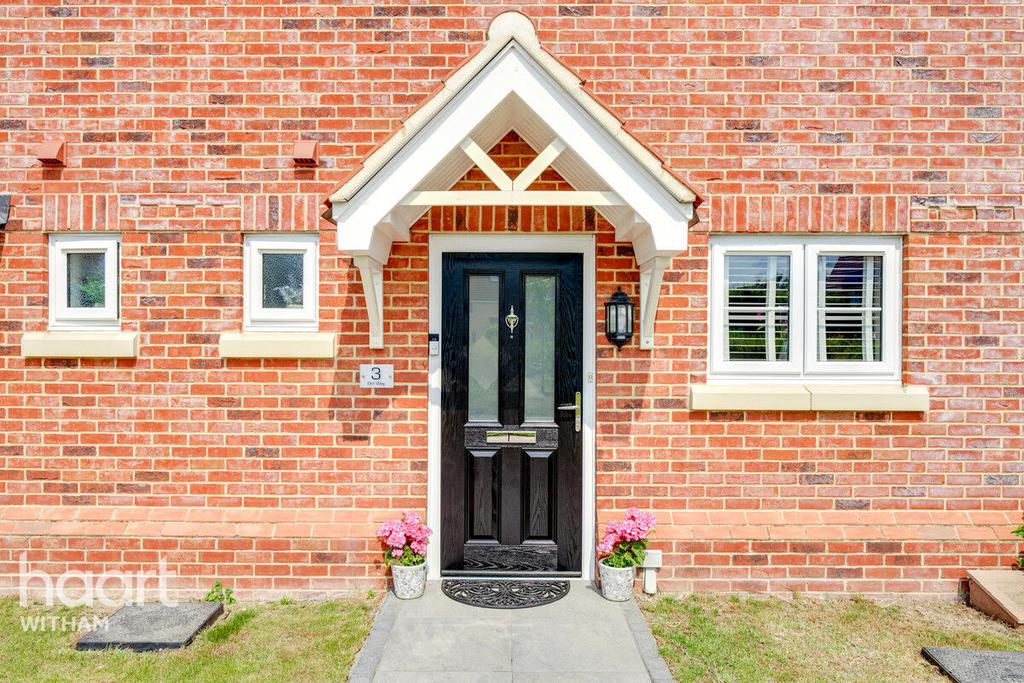 Elm Way, Latchingdon 3 bed semidetached house for sale £375,000