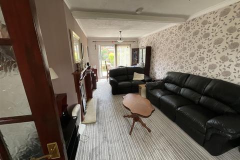 2 bedroom end of terrace house for sale, Warbank Close, New Addington, Croydon, Surrey