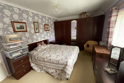 1 Warbank Close, New Addington, Croydon, CR0 0AX