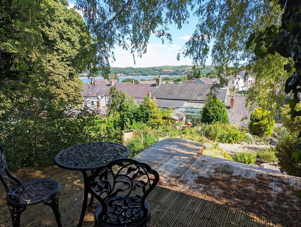 Llansteffan, Carmarthen, Carmarthenshire. 2 bed terraced house for sale