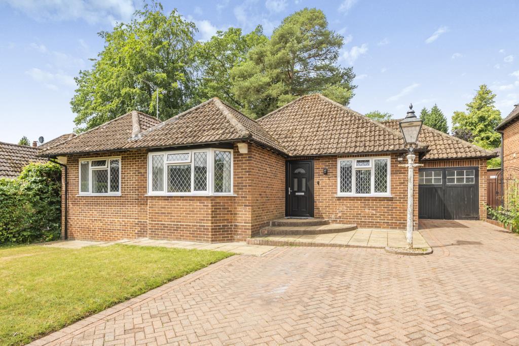 Sandhurst, Berkshire, GU47 2 bed detached bungalow for sale £625,000