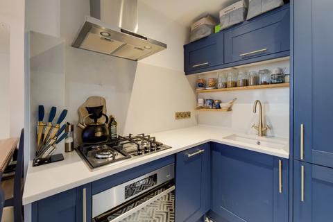 2 bedroom flat to rent, Comeragh Road, London, Greater London, W14