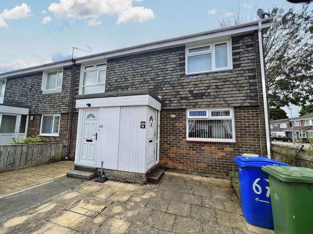 Winshields, Cramlington... 2 bed flat £55,000