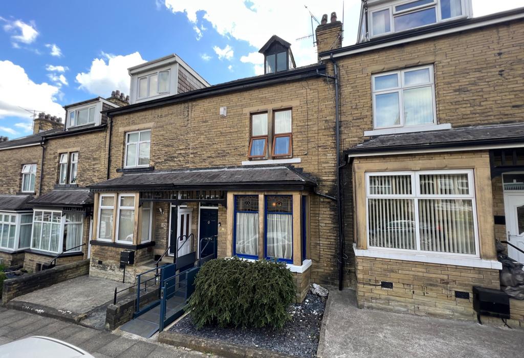Norwood Terrace, Shipley, West Yorkshire 4 bed terraced house £180,000